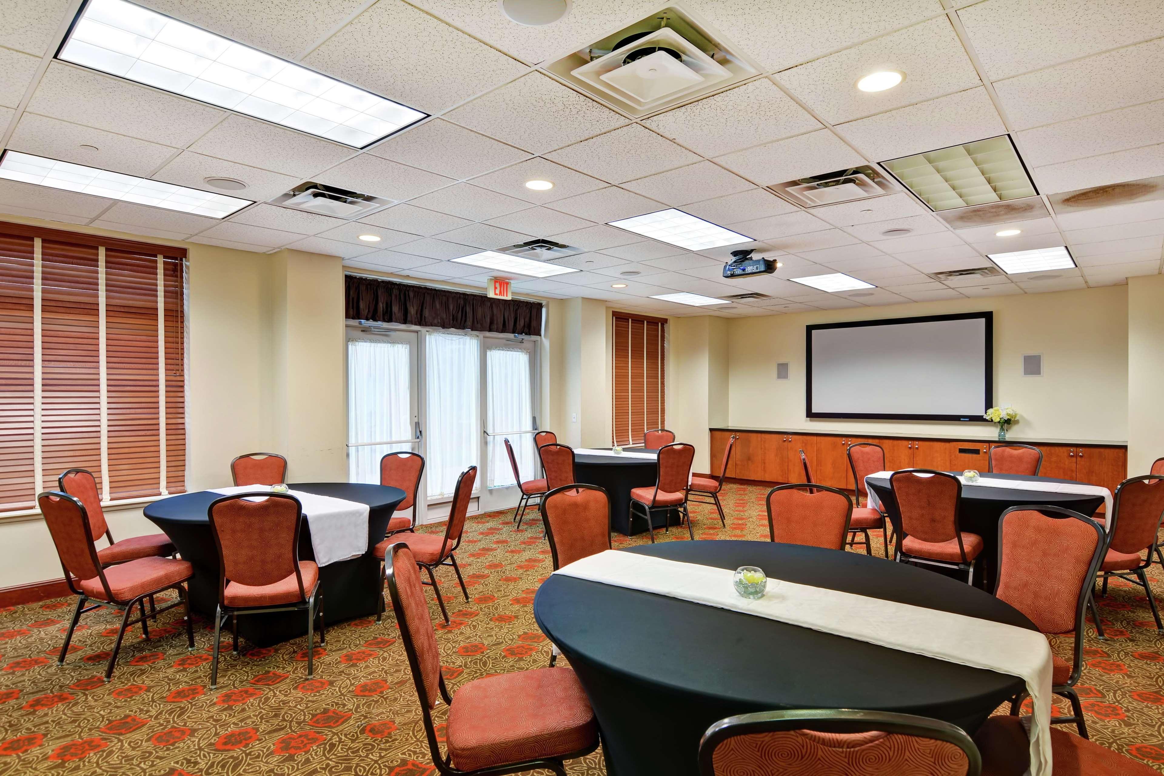 Homewood Suites Lansdale Exterior photo