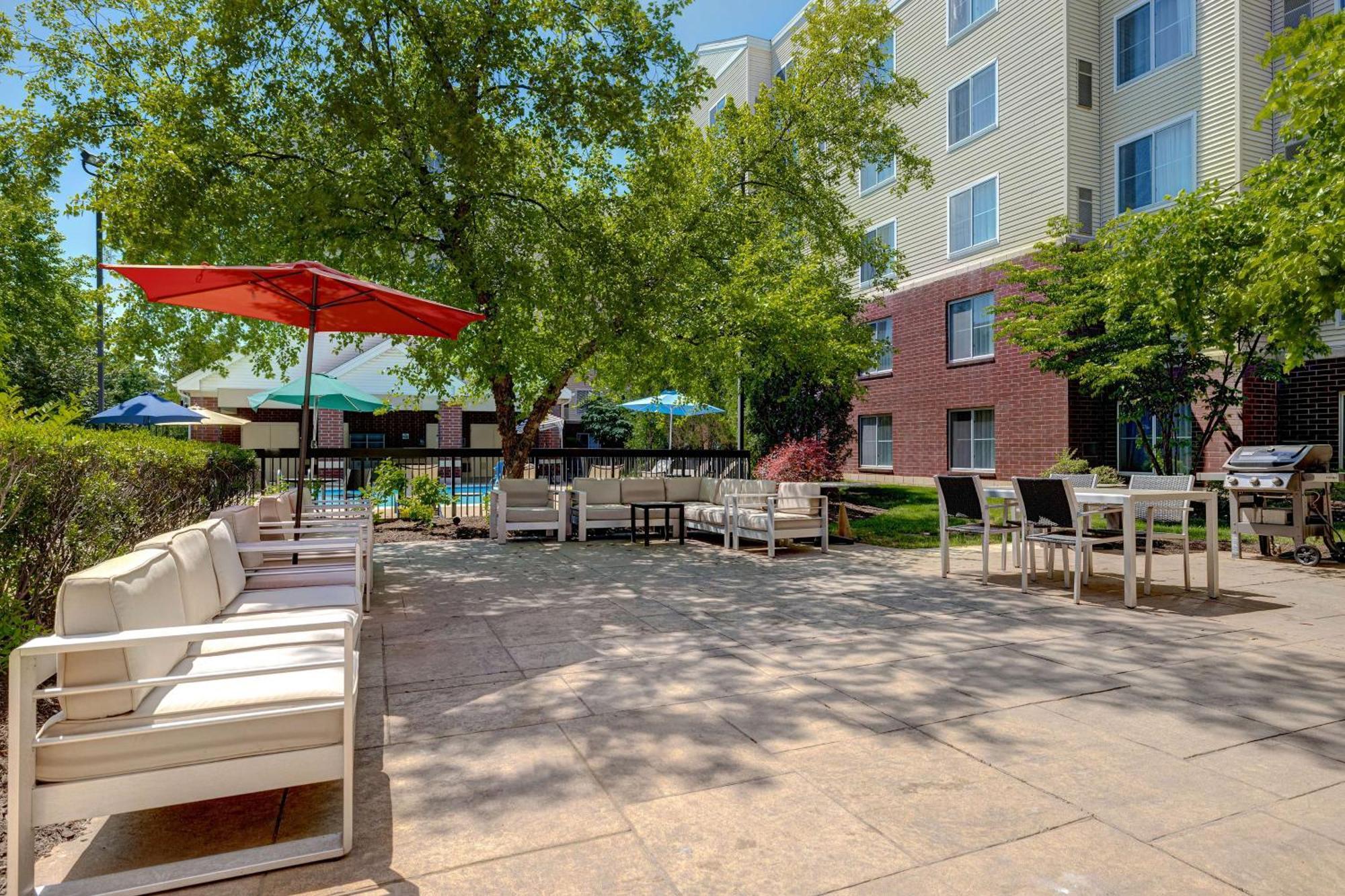 Homewood Suites Lansdale Exterior photo